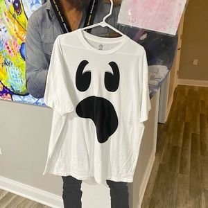 Men’s XXL super spooky scary ghost shirt